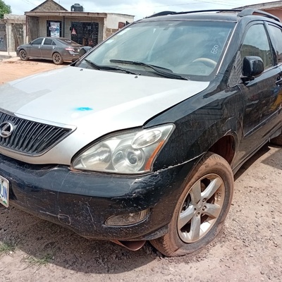 Lexus RX 330 In  ILogbo Ogun State (Fast finger)