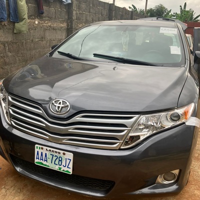 Neatly used 2013 Toyota Venza for Sale In Lagos