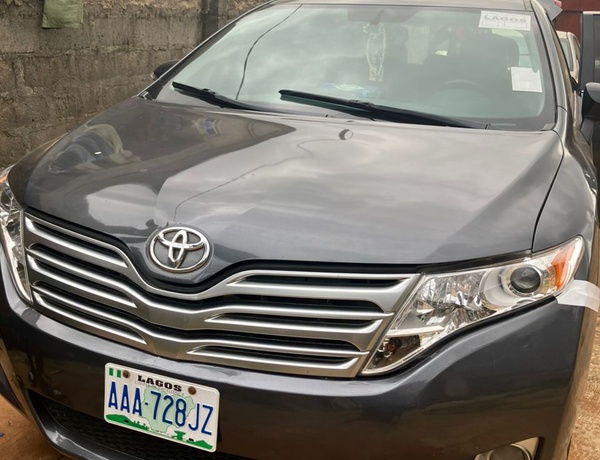 Neatly used 2013 Toyota Venza for Sale In Lagos