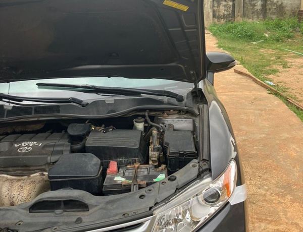 Neatly used 2013 Toyota Venza for Sale In Lagos