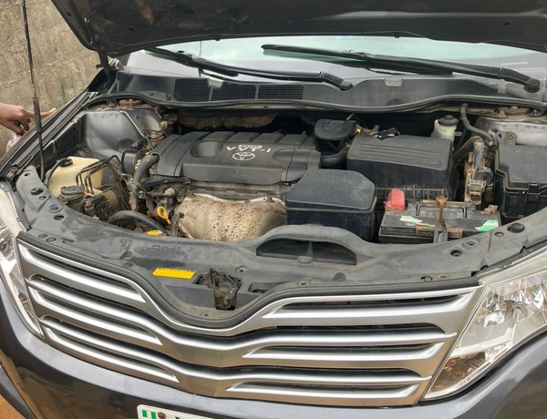 Neatly used 2013 Toyota Venza for Sale In Lagos