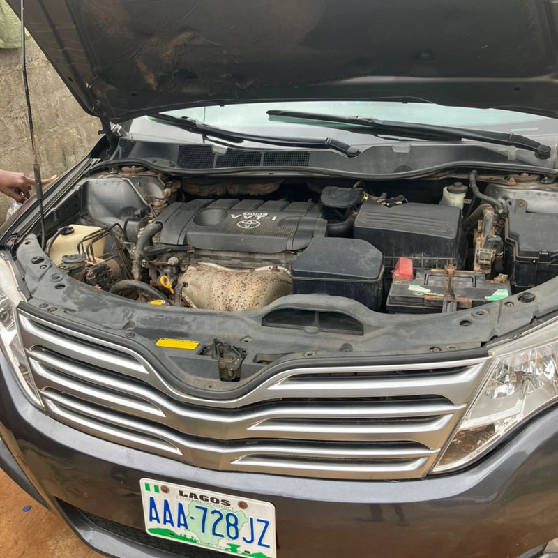 Neatly used 2013 Toyota Venza for Sale In Lagos image