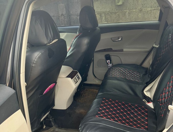 Neatly used 2013 Toyota Venza for Sale In Lagos