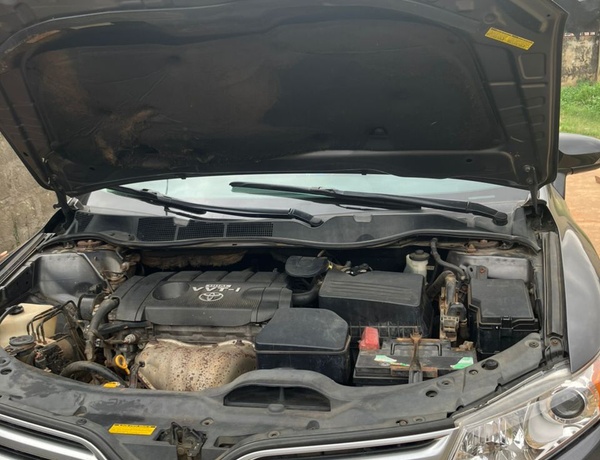 Neatly used 2013 Toyota Venza for Sale In Lagos