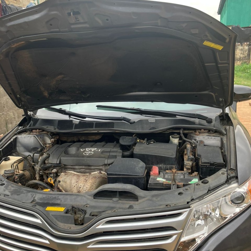Neatly used 2013 Toyota Venza for Sale In Lagos image