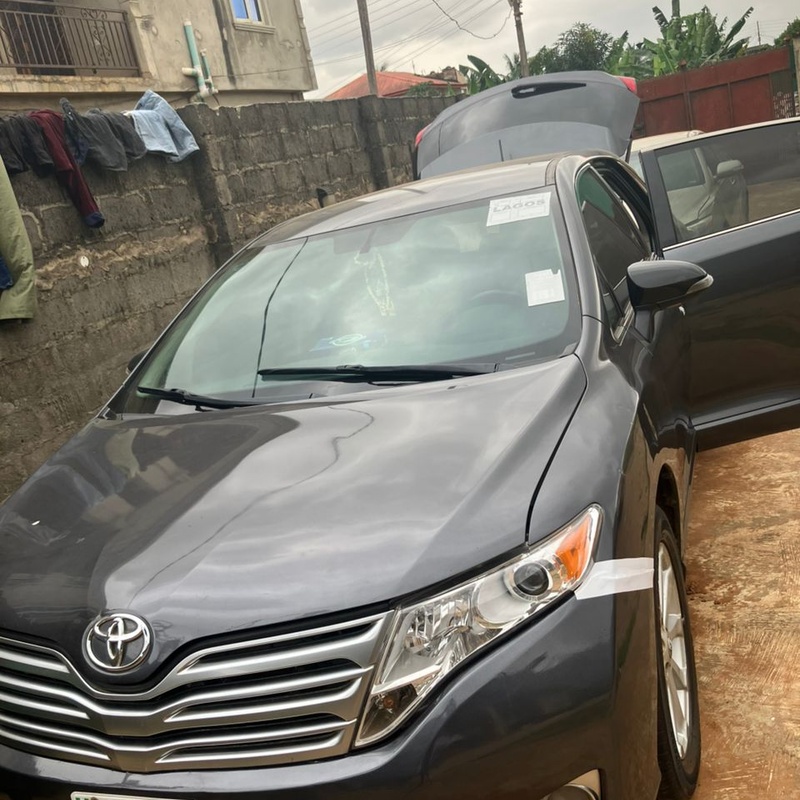 Neatly used 2013 Toyota Venza for Sale In Lagos image