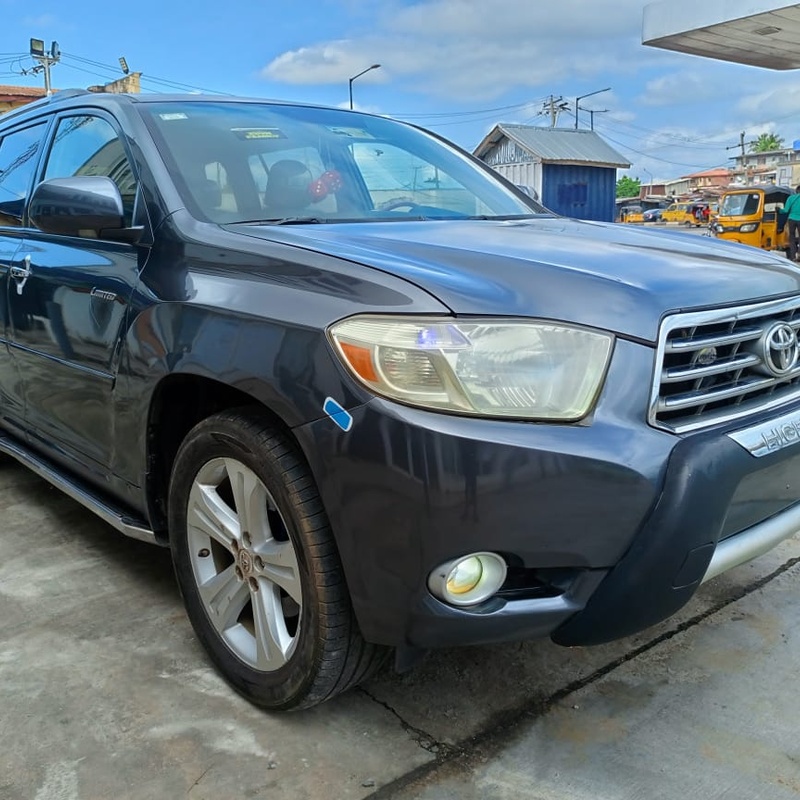 NEATLY USED REGISTER🇳🇬 TOYOTA HIGHLANDER 2010 image