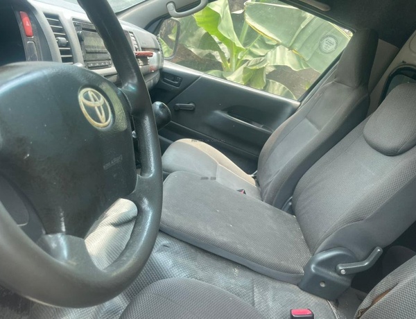 Neatly Used Toyota Hiace 2015🔥🔥🔥 Buy and Drive.