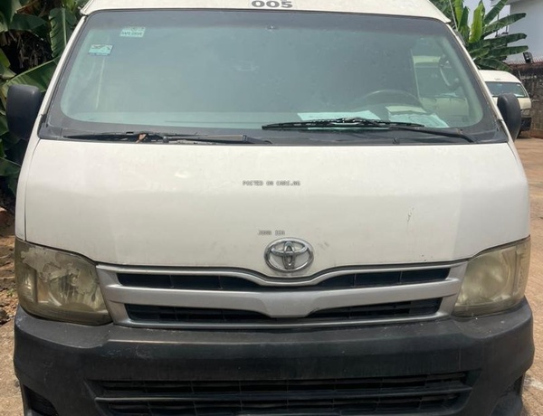 Neatly Used Toyota Hiace 2015🔥🔥🔥 Buy and Drive.