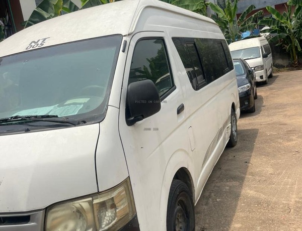 Neatly Used Toyota Hiace 2015🔥🔥🔥 Buy and Drive.