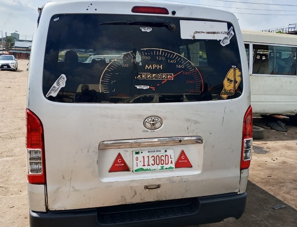 Toyota Hummer 2013 1 MANUAL GEAR for Sale In Lagos