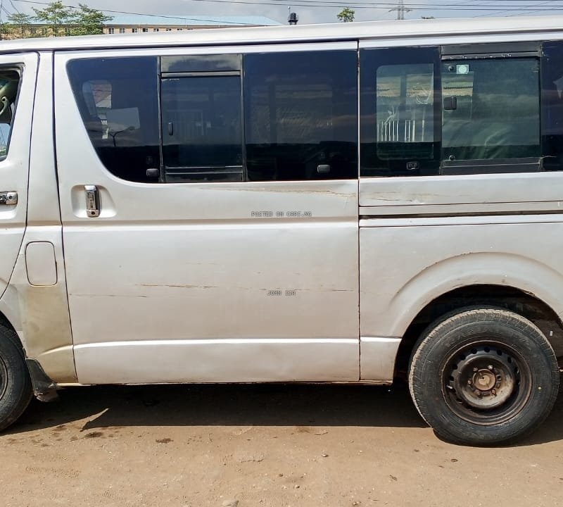 Toyota Hummer 2013 1 MANUAL GEAR for Sale In Lagos image