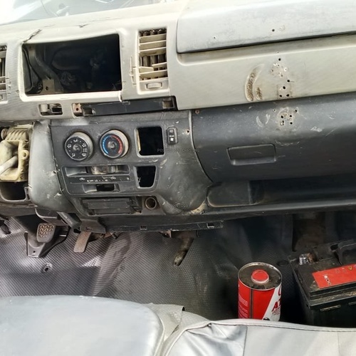 Toyota Hummer 2013 1 MANUAL GEAR for Sale In Lagos