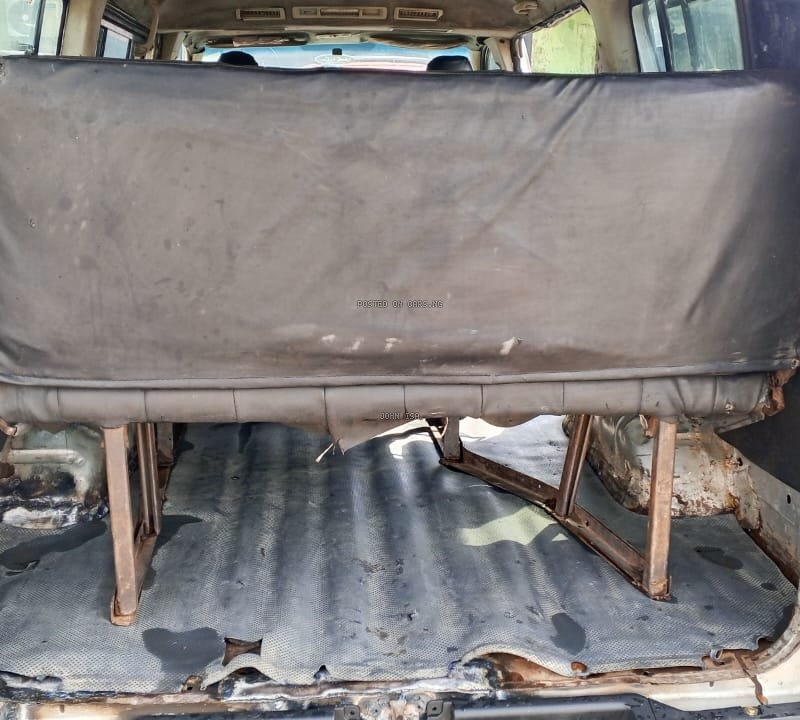 Toyota Hummer 2013 1 MANUAL GEAR for Sale In Lagos image