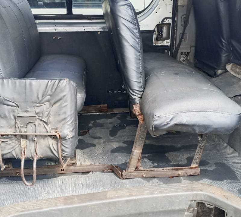 Toyota Hummer 2013 1 MANUAL GEAR for Sale In Lagos image