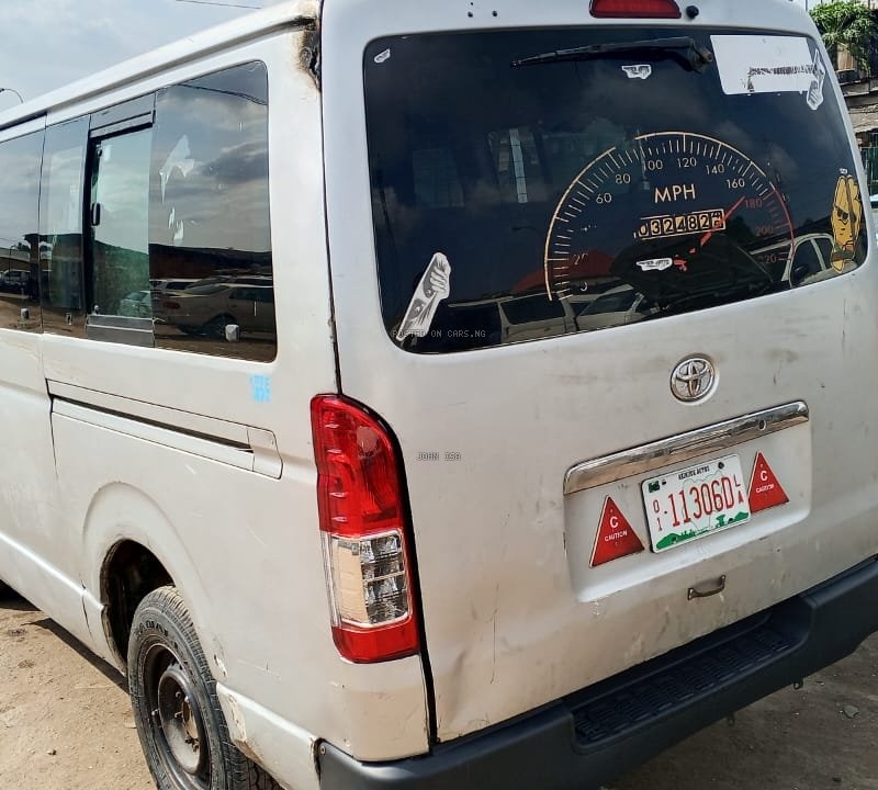 Toyota Hummer 2013 1 MANUAL GEAR for Sale In Lagos image