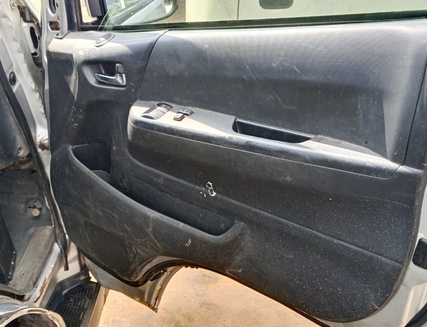 Toyota Hummer 2013 1 MANUAL GEAR for Sale In Lagos