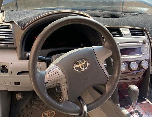 Toyota Camry XLE 2011 Sedan (Grey)
