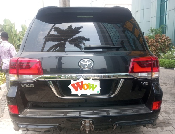 NEATLY USED 2020 TOYOTA LANDCRUISER VX.R