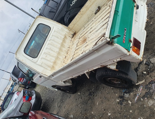 Daihatus hijet 2002 In Lagos