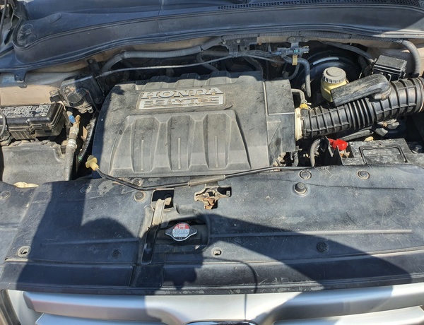 Honda Pilot 2005 (gold) In Ajah