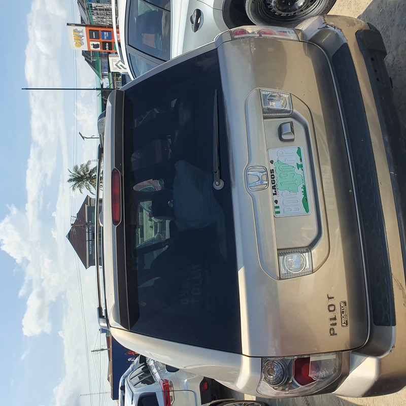 Honda Pilot 2005 (gold) In Ajah image