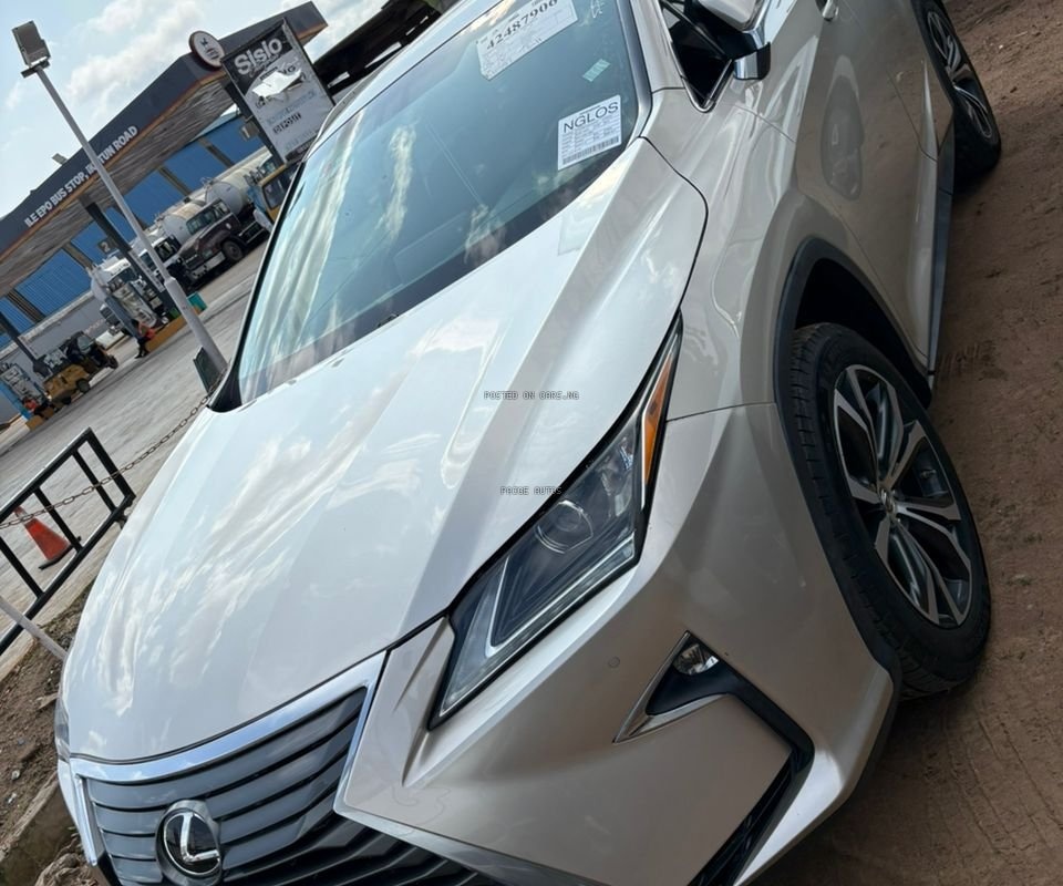 PAIGE AUTOS Hero Image