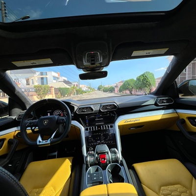 Lamboghini Urus 2020 (yellow) In Lekki Lagos