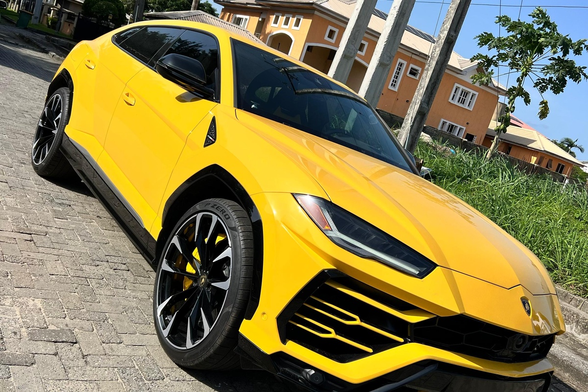 PAIGE AUTOS Hero Image