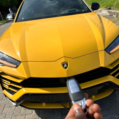 Lamboghini Urus 2020 (yellow) In Lekki Lagos