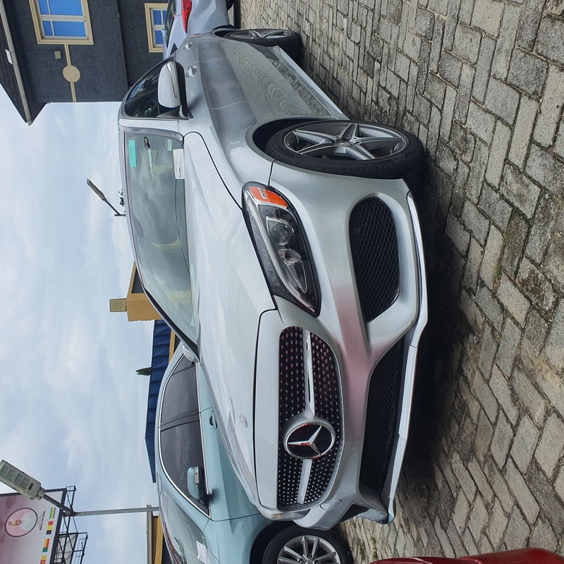 Mercedes Benz C300 4matic (silver) 2015 image