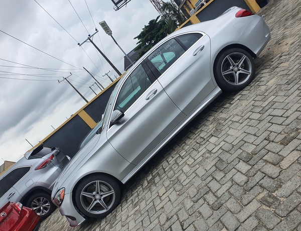 Mercedes Benz C300 4matic (silver) 2015