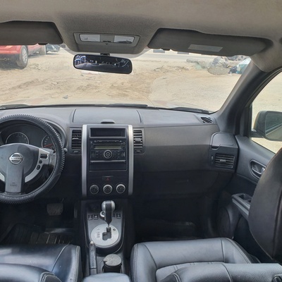 Nissan X trail 2011 (gold) In Lagos