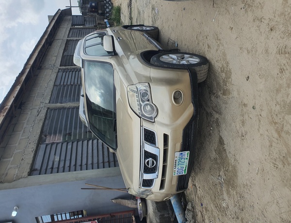 Nissan X trail 2011 (gold) In Lagos