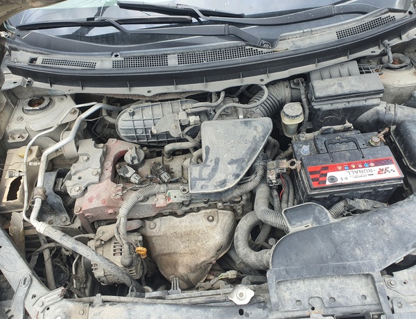 Nissan X trail 2011 (gold) In Lagos