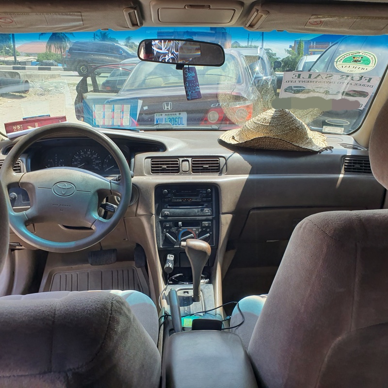 Toyota Camry 2000 (gold) LE In Ajah image