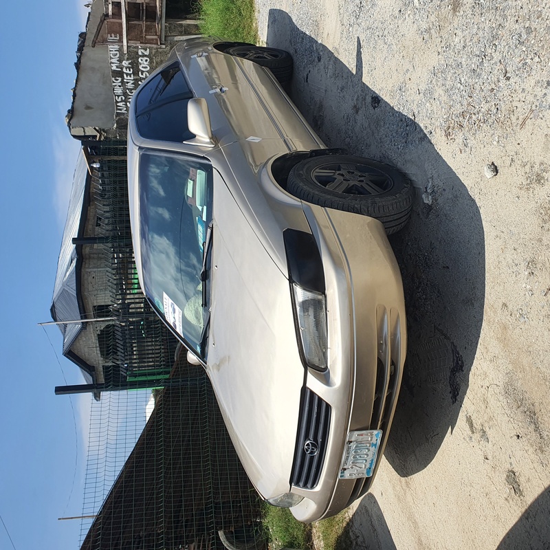 Toyota Camry 2000 (gold) LE In Ajah image