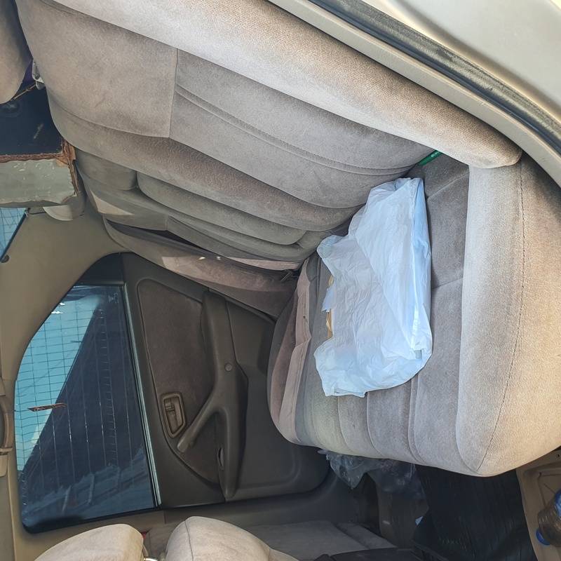 Toyota Camry 2000 (gold) LE In Ajah image