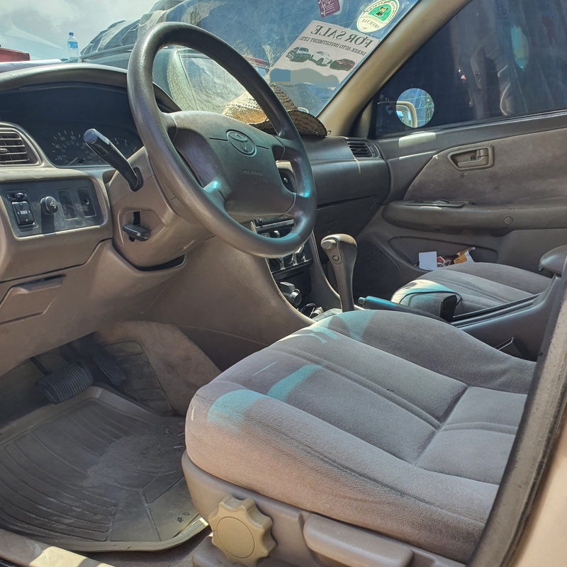 Toyota Camry 2000 (gold) LE In Ajah image