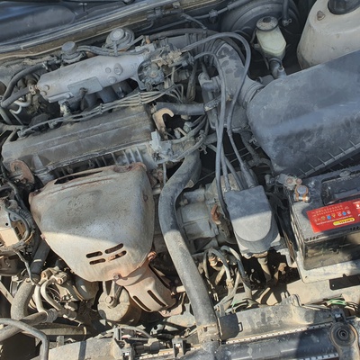 Toyota Camry 2000 (gold) LE In Ajah