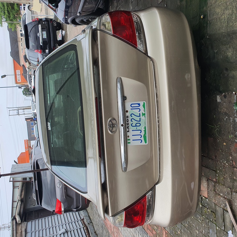 Toyota Camry 2005 (gold) In Lagos image