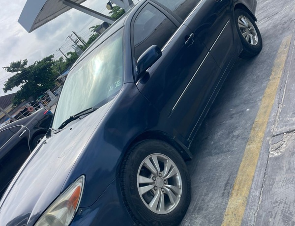 Toyota Camry 2005 XLE (Blue) In Lagos