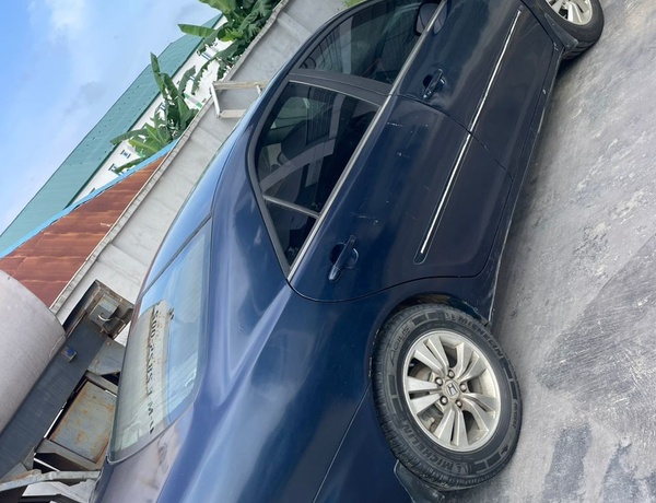 Toyota Camry 2005 XLE (Blue) In Lagos