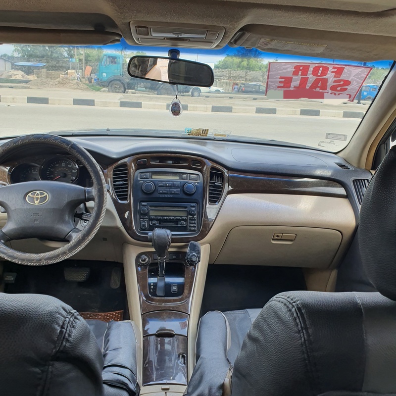 Toyota Highlander 2003 (black) Limited In Lagos image