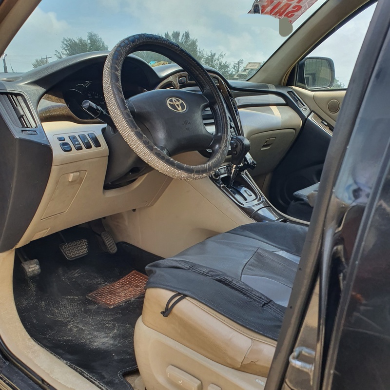 Toyota Highlander 2003 (black) Limited In Lagos image