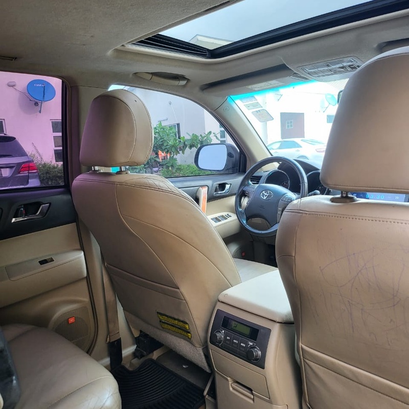 Toyota Highlander 2008 (white) In Lagos image