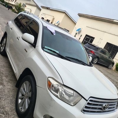 Toyota Highlander 2008 (white) In Lagos