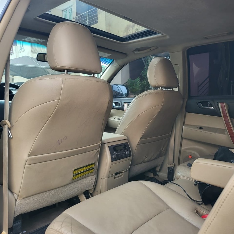 Toyota Highlander 2008 (white) In Lagos image