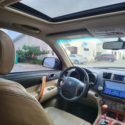 Toyota Highlander 2008 (white) In Lagos