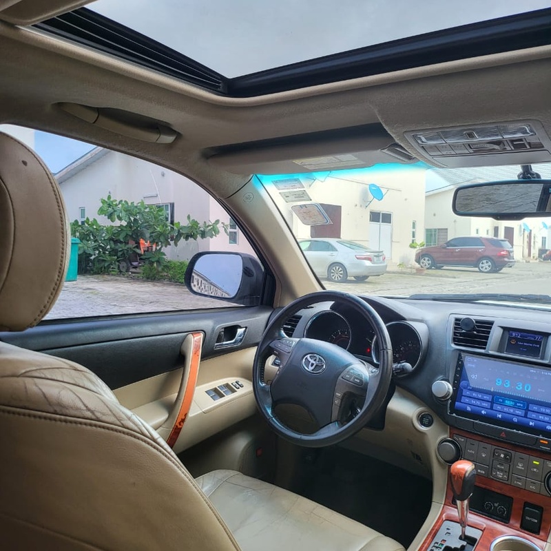 Toyota Highlander 2008 (white) In Lagos image